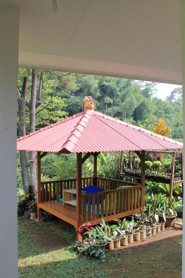 The Forest Villa Bogor Kültér fotó